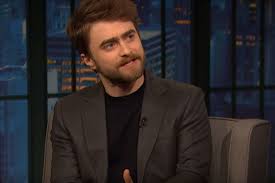 Les vrais fans d'harry potter vont forcément vouloir se procurer au moins une pièce de cette collaboration ! Harry Potter Daniel Radcliffe Explique Pourquoi Il Ne Verra Pas L Enfant Maudit