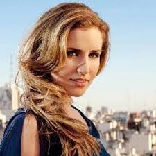 Danielle Peek's Instagram, Twitter & Facebook