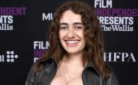 she kinda look like her name is Fatima but in a white way