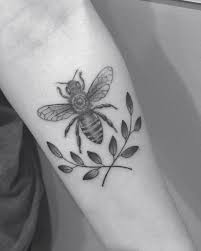 Learn about single needle tattoos and how they're used. East Coast Worldwide On Twitter Beautifully Intricate Single Needle Bee Tattoo By Julian Tattoo Tattoos Tattooing Tattooed Tattooartist Tattooart Ink Inked Singleneedle Singleneedletattoo Fineline Finelinetattoo Bee Bees Beetattoo