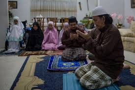 Amalan sunat yang mengiringi solat fardhu ini akan melengkapkan checklist pertama anda untuk ke syurga. 8 Pintu Syurga Akan Panggil Umat Islam Di Akhirat Kelak Lakukan Amalan Untuk Peluang Ini Ad Din Mstar