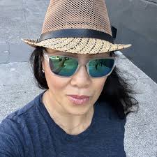 Calista Flockhart, the “Ally McBeal” star, virtually disappeared from stage  and screen at the height of her stardom, riding off into the sunset with  another star, Harrison Ford. She had dropped out