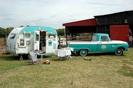 Like The Combo Vintage Camper Vintage Travel Trailers Camper