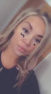 Danielle Petrie's Instagram, Twitter & Facebook