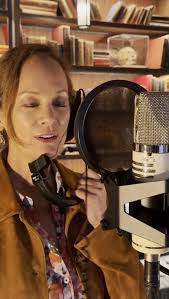 Listen to this haunting vocal theme accompanied by the Barr-Fox Wurlitzer  created by composers Lisbeth Scott and Nathan Barr for #SalemsLot.