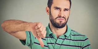 De la oración de hoy QUITÉMOSLES LAS CAPAS A los bellos, a los sabelotodos,  a los fuertes, a los ricos, a las guapas de espejo, a los arrogantes, a los  manipuladores, a