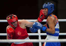 Maç sonrası duygu dolu anlar yaşayan milli sporcu göz yaşları içinde önce salondakileri. E13repkbltulgm