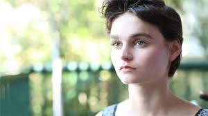 How To Define Your Brows with Desiree Wise