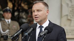 The archbishop died in a hospital in warsaw on aug. Andrzej Duda Pozegnal Abp Henryka Hosera Bedzie Brakowalo Tego Madrego Kaplana