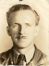 Frank Derry's Instagram, Twitter & Facebook