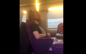 Mon copain se masturbe tous les jours. Masturbation A Bord D Un Train La Passagere Qui A Filme La Scene Porte Plainte Le Parisien