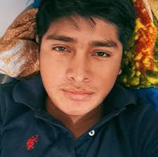 Amor en Guardia es una historia donde el amor y el deber se enfrentan.  Descubre cómo la pasión, el sacrificio y los secretos transforman la vida  de sus protagonistas. Una trama llena