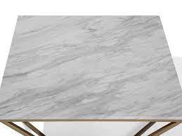 table basse avec effet marbre blanc avec pieds dores malibu beliani fr table basse marbre blanc marbre
