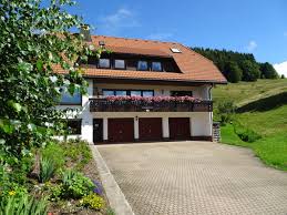 Das haus gisela liegt im ötztal ganz vorne und ist somit die beste ausgangslage im sommer für alle. Haus Gisela In Bernau Im Schwarzwald Ferienwohnungen