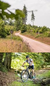 Der Rennsteig Im Thuringer Wald Als Eindrucksvoller Wanderweg Radweg Und Zum Natur Geniessen Mitten Im Grunen Herzen Rennsteig Ferienhaus Modernes Ferienhaus