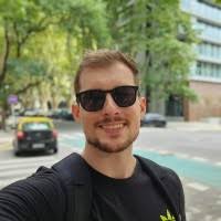 100+ perfis com “Strack”