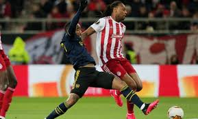 Ο ολυμπιακός σύνδεσμος φιλάθλων πειραιώς (ο.σ.φ.π.) ή εν συντομία ολυμπιακός πειραιώς, είναι ελληνικός πολυαθλητικός σύλλογος με έδρα τον πειραιά. Nxo1sv8cp31rum