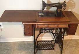 See more ideas about sewing machine cabinet, vintage sewing machines, singer sewing. Singer Sewing Machine Vintage Value Fasrhunter