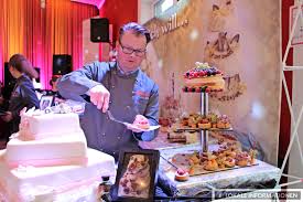 Kommunion torte torte taufe kuchen rezepte einfach torte ohne backen torten rezepte geburtstagskuchen. Leverkusen Brautkleid Torte Ringe Grosser Andrang Bei Der 2 Rheindorfer Hochzeitsmesse Rheinische Anzeigenblaetter De