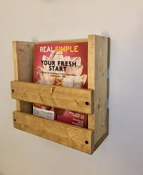 Detenteur Du Magazine Livre Mural Rustique Fait A La Main Porte Revues Mural Livre Avec Les Cintres De Trou De Serrure Porte Revue Mural Bois Mural Deco Bois