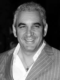 Alkiviades Alki David-vị tỷ phú lắm tật