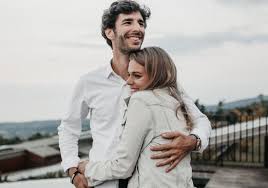 One of the major difference between dating and relationship is having your own idea about what the two are. 10 Dos And Don Ts Of Starting A New Relationship