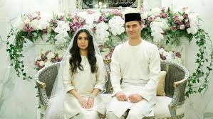 Wählen sie aus erstklassigen inhalten zum thema dennis muhammad abdullah in höchster qualität. Malaysian Princess Tunka Aminah Marries Dutchman Dennis Muhammad Photos The Courier Mail