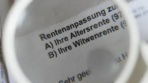 Im falle eines todes des ehepartners haben hinterbliebene ein anrecht auf witwenrente. Familie Witwenrente Aus Erster Ehe Kann Wieder Bezogen Werden Augsburger Allgemeine