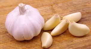 Garlic) adalah nama salah satu jenis tanaman dari keluarga genus allium yang sekaligus menunjukkan nama dari umbi yang dihasilkan. Bawang Putih Dan Kanser
