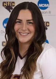 Julia Beers's Instagram, Twitter & Facebook