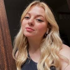 Alyssa Fenner's Instagram, Twitter & Facebook