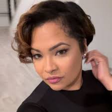 Mona Bell (@monabell4)