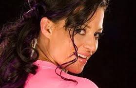 Diva Dish: Candice Michelle heats up the Internet