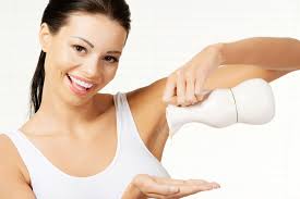 Este clar că uleiul de măsline extravirgin reprezintă un aliment care nu trebuie să lipsească din dieta noastră zilnică. Ulei De MÄƒsline In Loc De CremÄƒ HidratantÄƒ AlternativÄƒ BeneficÄƒ Pentru Tenul Uscat Sau Sensibil FrumuseÅ£e Cosmetica Eva Ro