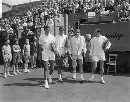 Wedstrijd heeft 51 vertalingen in 13 talen. File Daviscup Wedstrijd Nederland Tegen Zuid Afrika De Dubbel V L N R Diepraam Mck Bestanddeelnr 919 1566 Jpg Wikimedia Commons