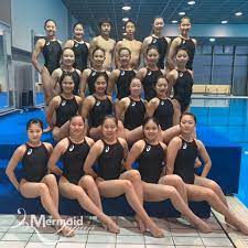 Artistic swimming ）は、プール内で音楽に合わせて肉体を動かし、技の完成度、同調性、構成、芸術的な表現力などの得点で競う 水泳 競技の一種。. 2019å¹´åº¦å…¨å›½é¸æŠœã‚¸ãƒ¥ãƒ‹ã‚¢ä¸­å¤®å¼·åŒ–åˆå®¿ ãƒžãƒ¼ãƒ¡ã‚¤ãƒ‰ã‚¸ãƒ£ãƒ'ãƒ³æ—¥è¨˜