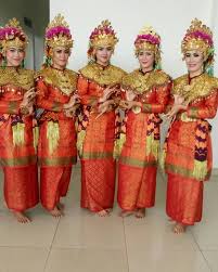 Tari seudati adalah salah satu jenis tari daerah yang berasal dari daerah aceh. Lengkap Tari Tanggai Asal Sejarah Kostum Gerakan Lagu Video