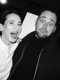 Babcia mówiła „Posypało FEST” ! ❄️❄️❄️ Nie spać. Wstawać. Tarzać się. Zanim  stopnieje. ☃️ „Jak Boga kochamy my tęgi tu mamy mróz Cóż bez odbioru to  chyba wszystko już” #zimastulecia #zimazimazimapadapadaśnieg