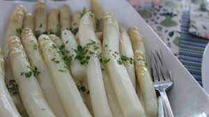 In vielen supermärkten liegt schon anfang märz spargel, obwohl da noch gar keine spargelzeit ist. Spargelzeit Beginn Und Ende Der Saison In Deutschland Chip