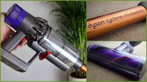Buy the dyson v10 absolute pro cordless vacuum cleaner. Dyson Cyclone V10 Absolute Deutsch Kabelloser Staubsauger 60 Minuten Akkulaufzeit Youtube