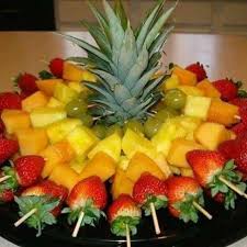 Pin By Luci R Pereira On Frutas Criativas In 2020 Fruit Skewers Fruit Kabobs Best Fruit Salad