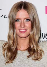 Nicky Hiltons Honey Blonde Hairstyle Your Hairstyle Solutions Pelo