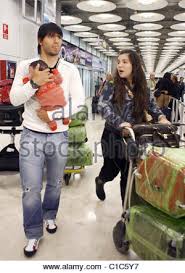 Maybe you would like to learn more about one of these? Sergio Aguero Und Giannina Maradona Sergio Halt Seinen Sohn Benjamin Aguero Maradona Nach Der Atletico In Madrid Angekommen Stockfotografie Alamy