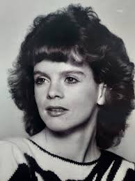 Does anyone know where Sophie (Freeman) is? Not sure if she's married or  not.