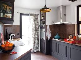Comment relooker une cuisine bois pour peu d'argent. Relooker Une Cuisine Rustique Maison Travaux