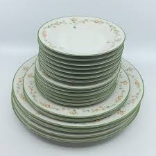 What Antique Noritake China Patterns Have Gold Edging? | Lovetoknow