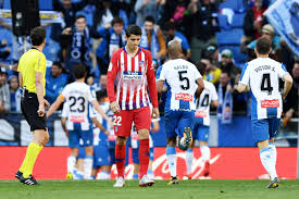 Con dos goles en propia puerta, provocados por el buen juego y la presión colchonera, y una diana de laia aleixandri y otra de carmen, el equipo. Atletico Madrid S Catalan Curse Into The Calderon