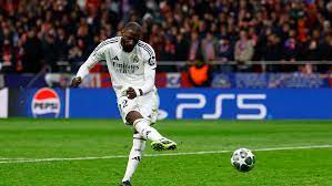 El Real Madrid se lleva el 'Euroderbi' por penaltis y se medirá al Arsenal  en cuartos de la Champions