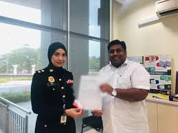 Datuk dr noor hisham abdullah dilahirkan 1963 di sepang, selangor. Stripped Of Dato Sri Title Gnanaraja Charged In Court For Cheating New Malaysia Times