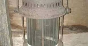 Sebelum thomas alva edison menemukan lampu, orang jaman dulu menggunakan api sebagai alat penerangan, dengan menggunakan getah pohon tertentu sebagai bahan. Strongking Lampu Jadul Pada Jaman Dahulu Wahyudiansyah